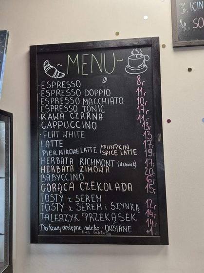 Strefa kawowa w kawiarni – ekspres i napoje na barze